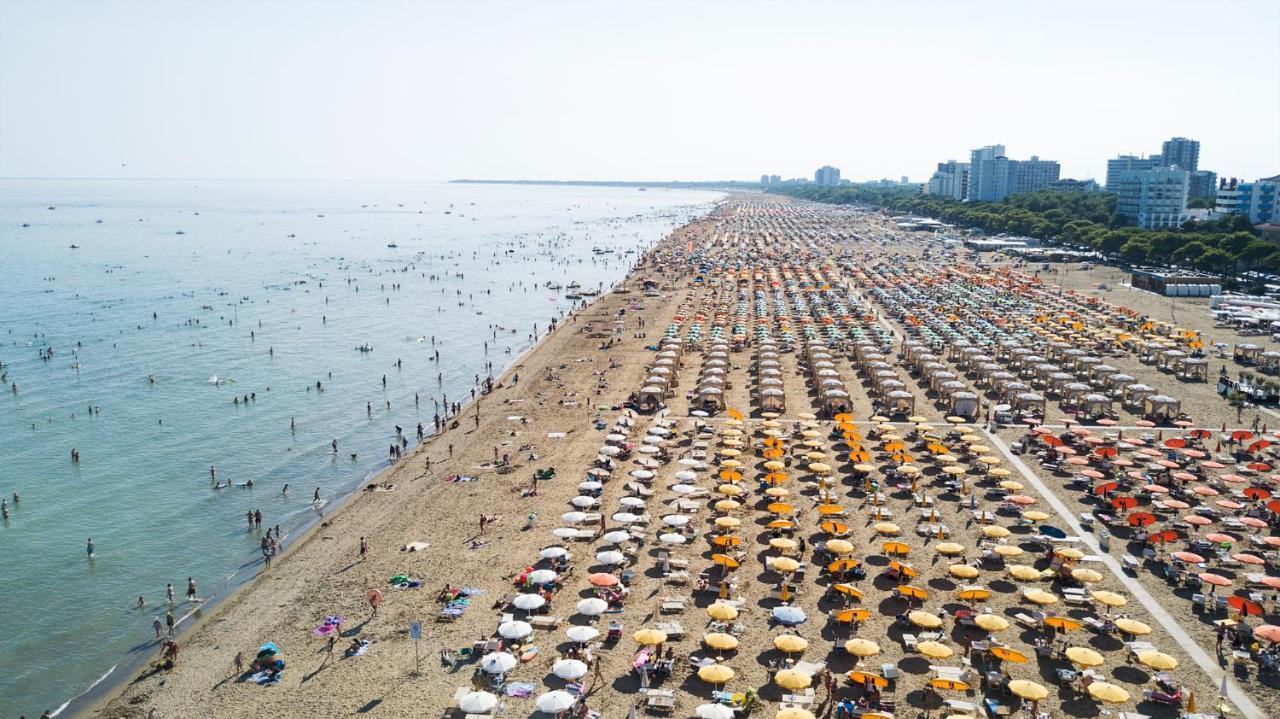 Appartamenti Lucerna Lignano Sabbiadoro Exterior photo